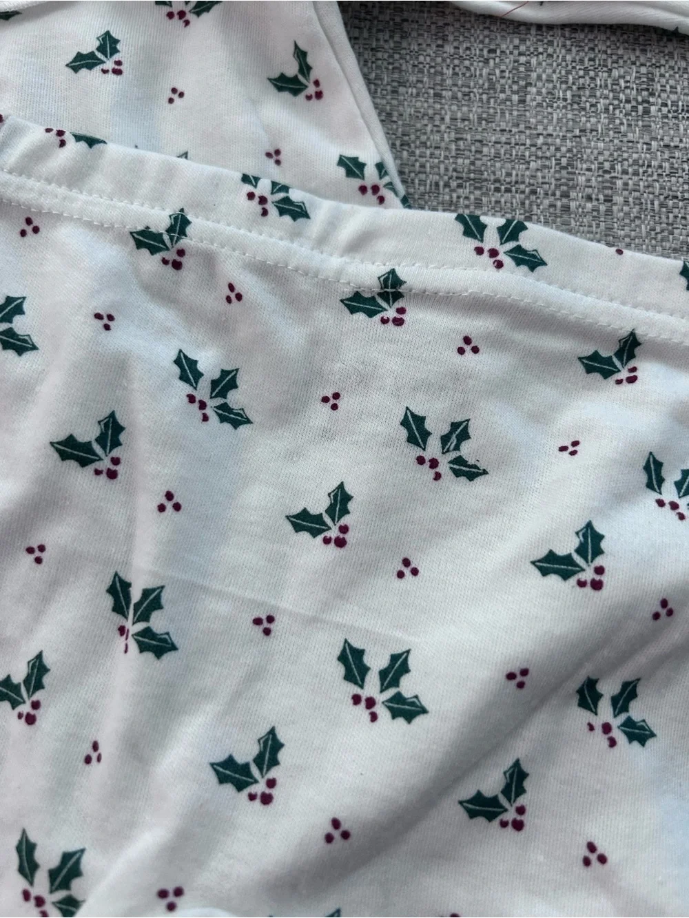 Harry & Violet White Baby Set with Green Holly. NWT. Size 3/6M